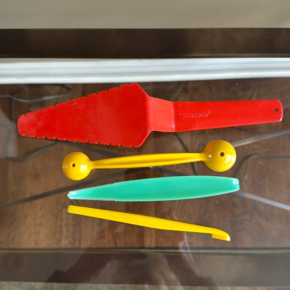 TUPPERWARE VINTAGE 9-PIECE BUNDLE KITCHEN TOOLS - Picture 3 of 8